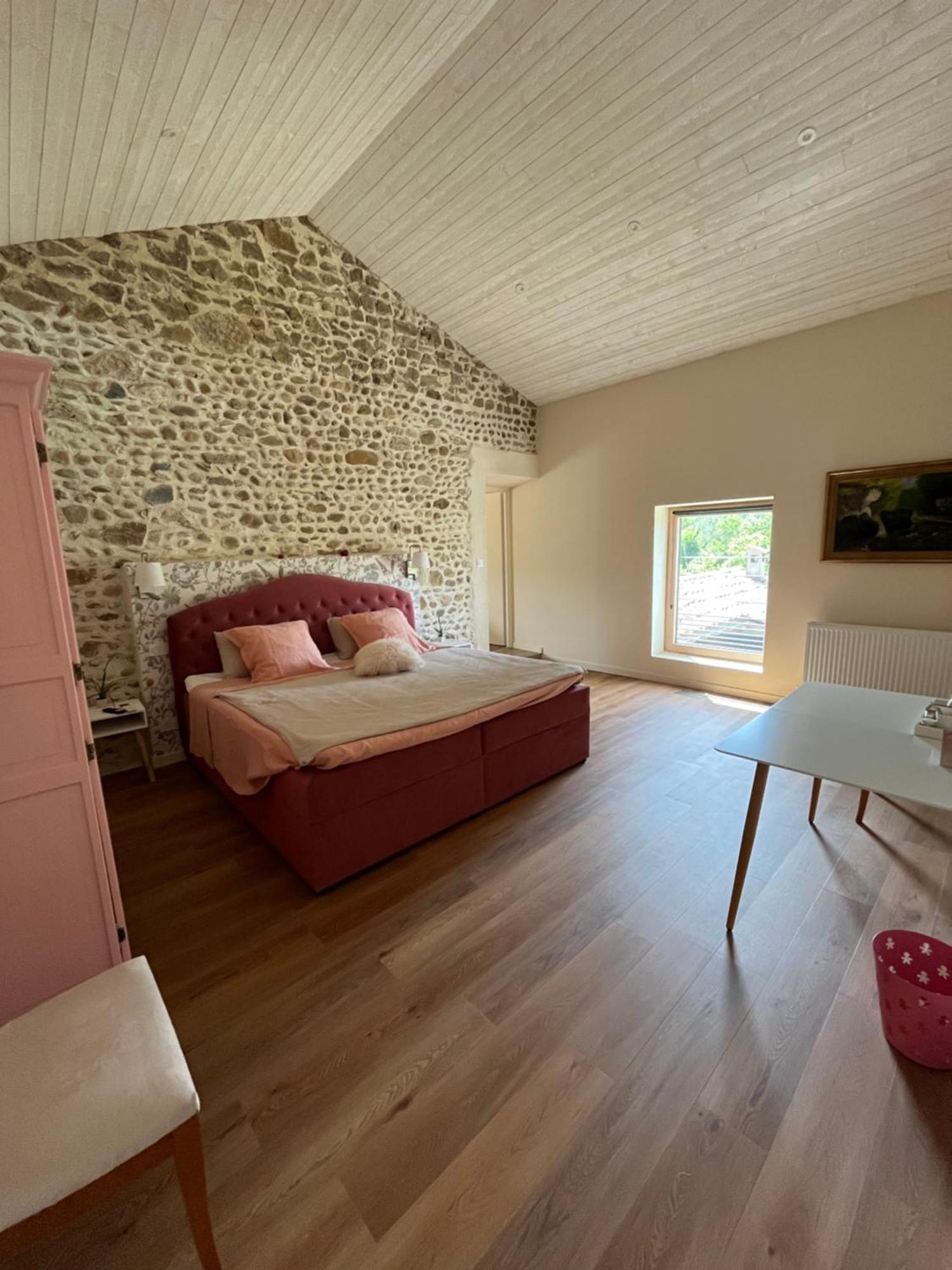 La Bergerie Des Amandiers Chambres Et Table D'Hotes Malataverne Esterno foto